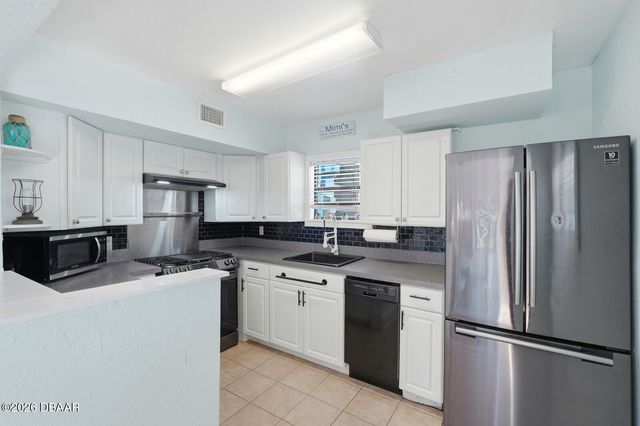 7 Clarendon Court, Daytona Beach, FL 32118