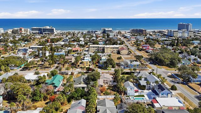 7 Clarendon Court, Daytona Beach, FL 32118