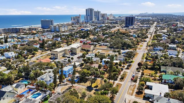 7 Clarendon Court, Daytona Beach, FL 32118