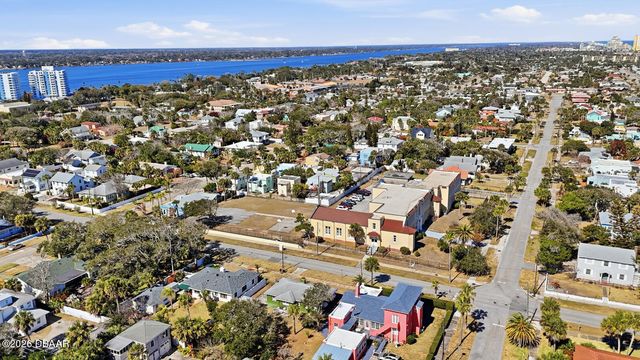 7 Clarendon Court, Daytona Beach, FL 32118