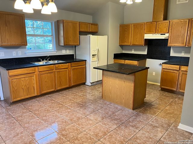 247 Iroquois, San Antonio, TX 78211
