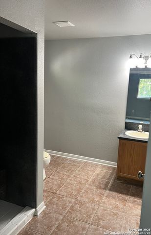 247 Iroquois, San Antonio, TX 78211