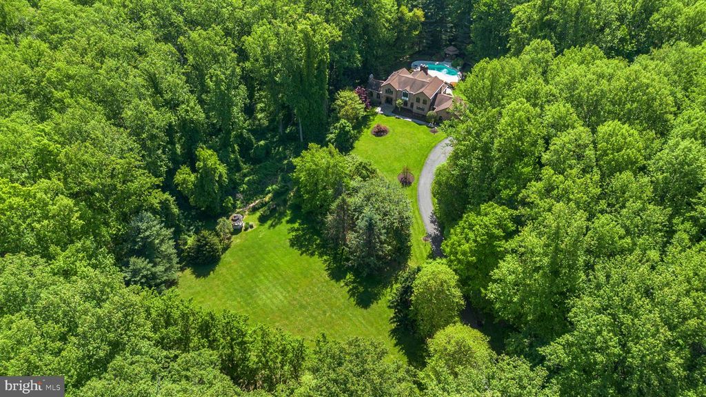 Image 10 of property listing at 650 BRYANTS NURSERY RD, Silver Spring, MD 20905