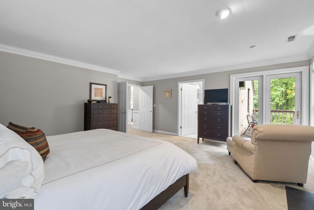 Image 43 of property listing at 650 BRYANTS NURSERY RD, Silver Spring, MD 20905