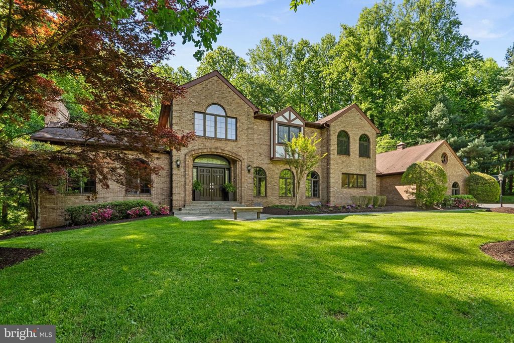 Image 5 of property listing at 650 BRYANTS NURSERY RD, Silver Spring, MD 20905