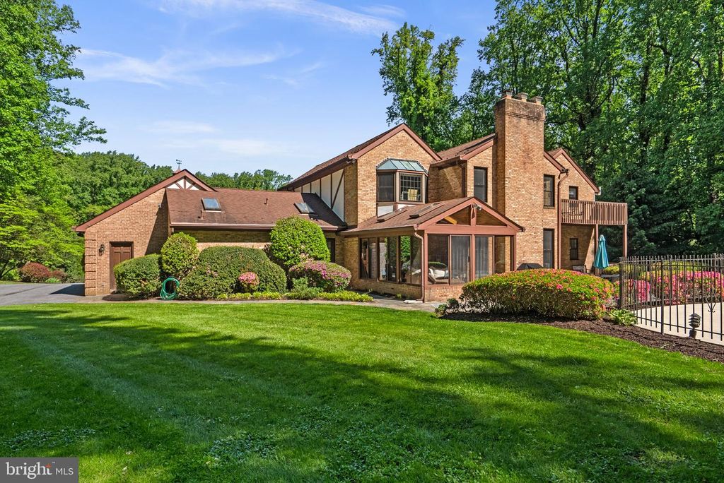 Image 6 of property listing at 650 BRYANTS NURSERY RD, Silver Spring, MD 20905