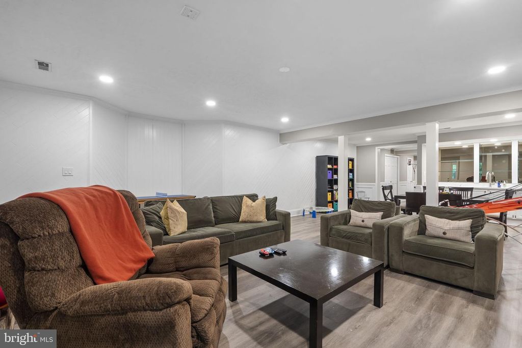 Image 62 of property listing at 650 BRYANTS NURSERY RD, Silver Spring, MD 20905