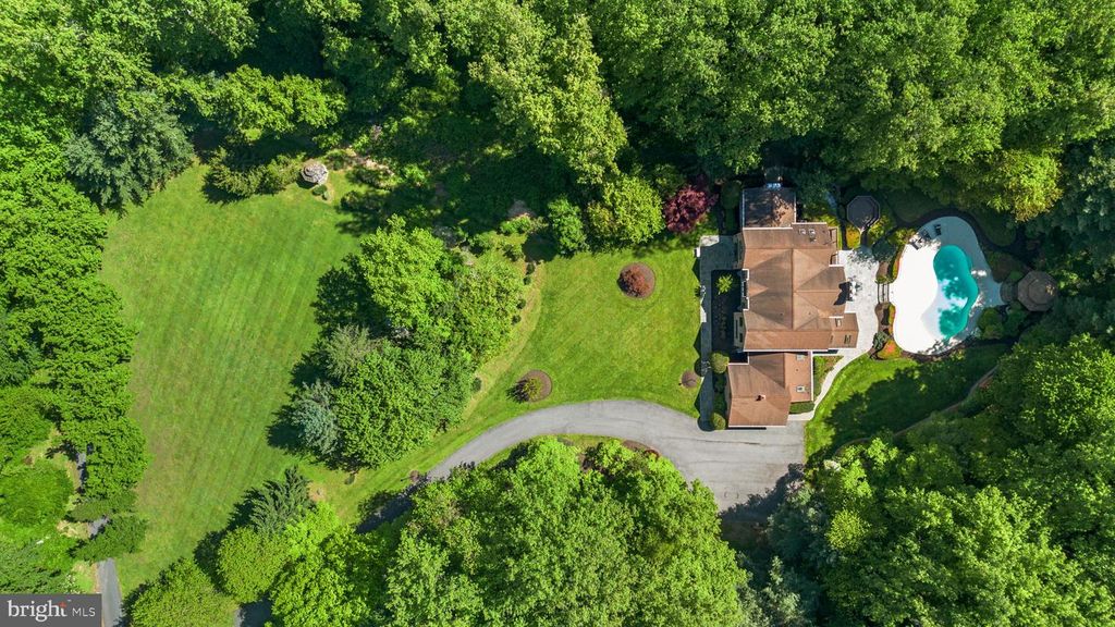 Image 7 of property listing at 650 BRYANTS NURSERY RD, Silver Spring, MD 20905