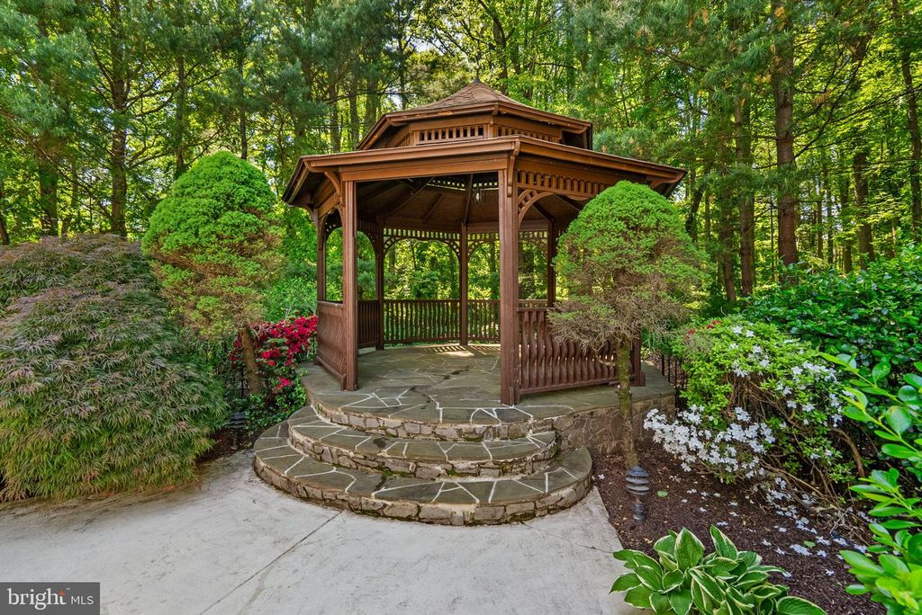 Image 77 of property listing at 650 BRYANTS NURSERY RD, Silver Spring, MD 20905