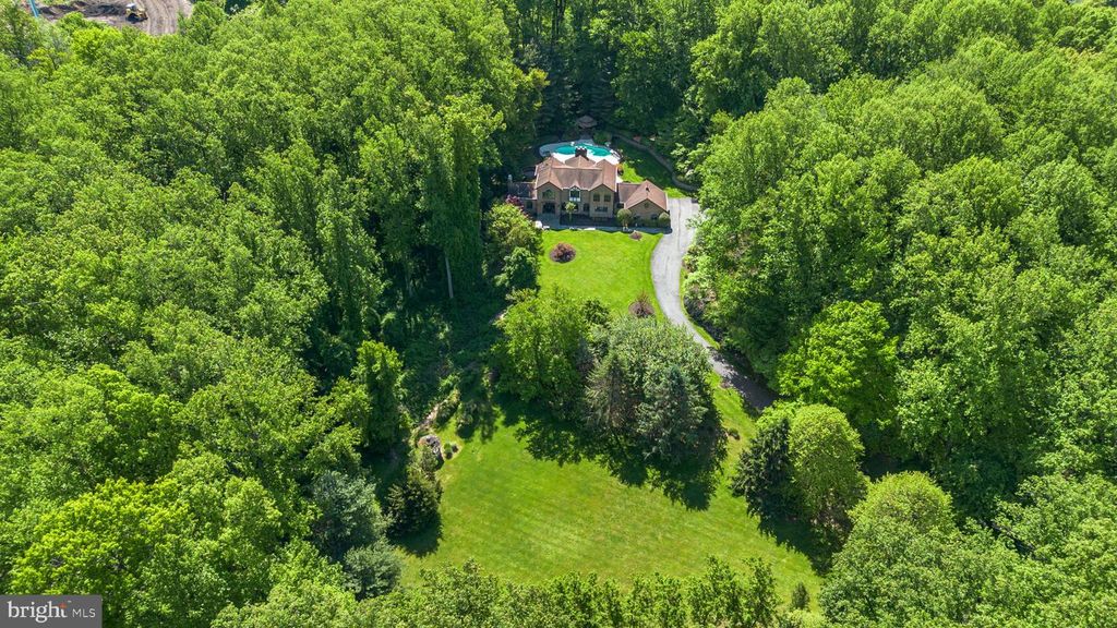 Image 8 of property listing at 650 BRYANTS NURSERY RD, Silver Spring, MD 20905