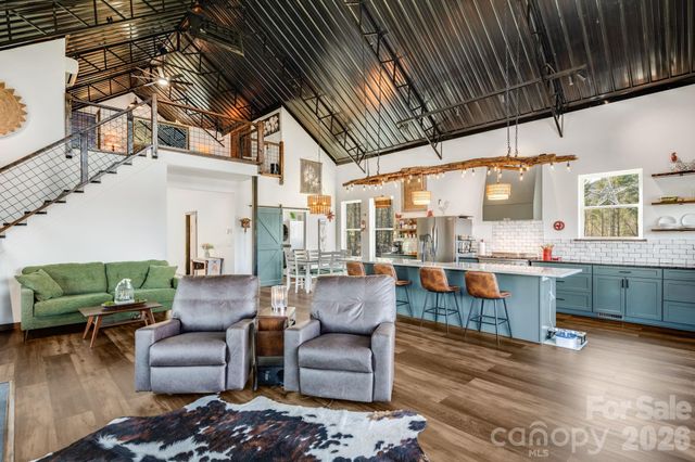 4530 Double Island Road, Green Mountain, NC 28740