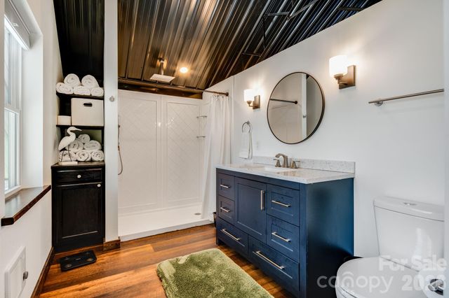 4530 Double Island Road, Green Mountain, NC 28740