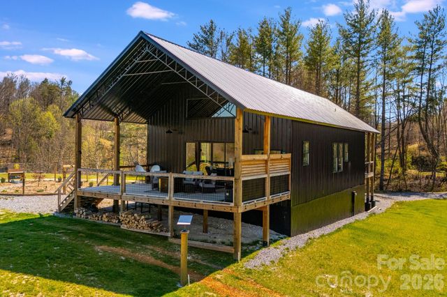 4530 Double Island Road, Green Mountain, NC 28740