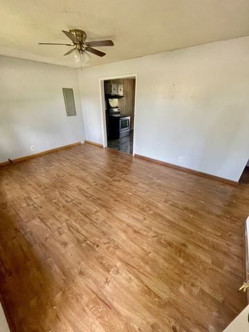 137 Kenmore Ave, Winchester, TN 37398