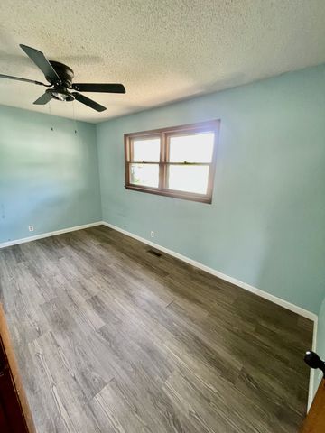 137 Kenmore Ave, Winchester, TN 37398