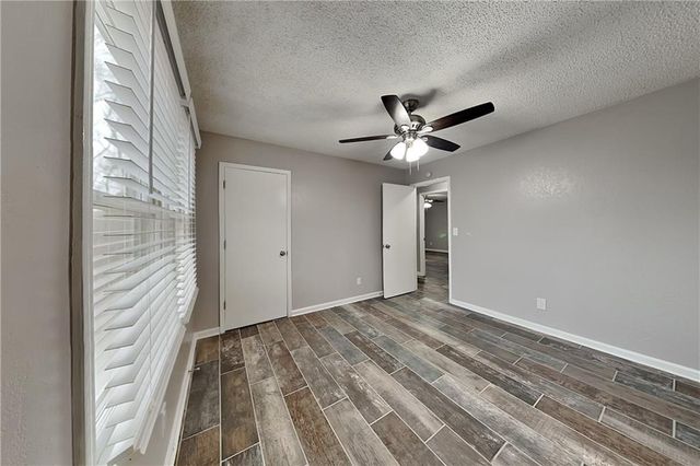 304 Winchester Way, Woodstock, GA 30188