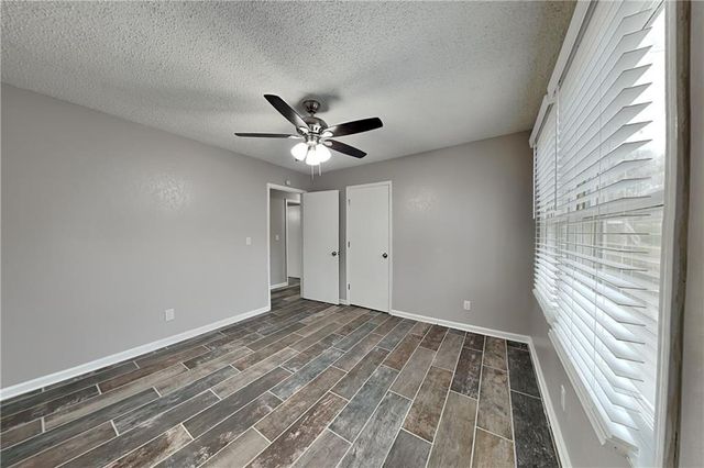 304 Winchester Way, Woodstock, GA 30188