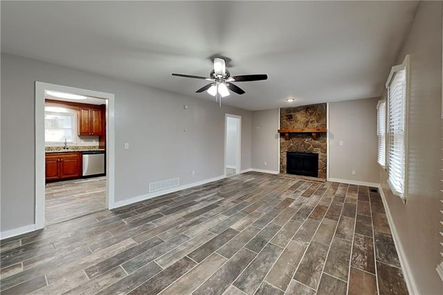 304 Winchester Way, Woodstock, GA 30188