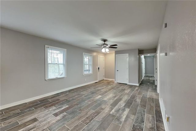 304 Winchester Way, Woodstock, GA 30188