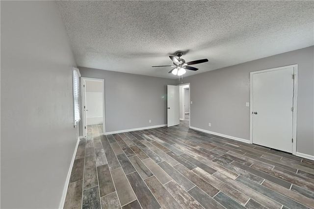 304 Winchester Way, Woodstock, GA 30188