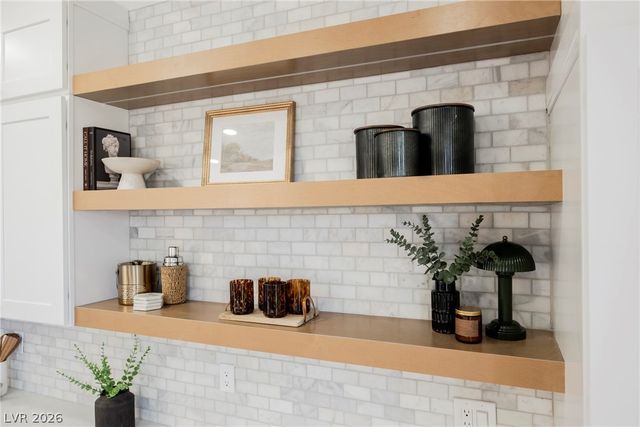 5004 Wayfaring Tree Avenue, Las Vegas, NV 89131