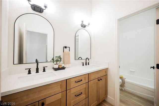 5004 Wayfaring Tree Avenue, Las Vegas, NV 89131