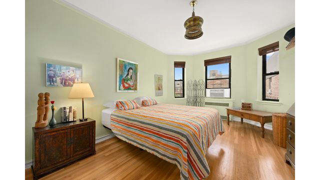 7711 35th Ave Apt 6H, New York City, NY 11372