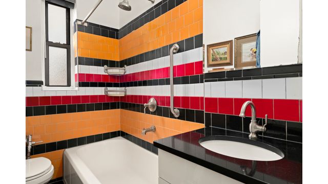 7711 35th Ave Apt 6H, New York City, NY 11372
