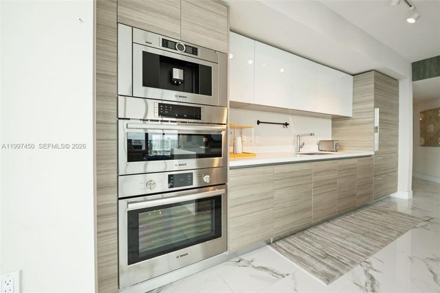 330 Sunny Isles Blvd 5-2102, Sunny Isles Beach, FL 33160