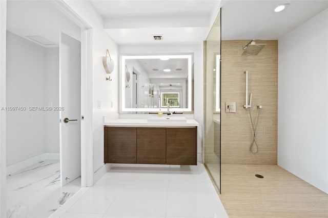 330 Sunny Isles Blvd 5-2102, Sunny Isles Beach, FL 33160