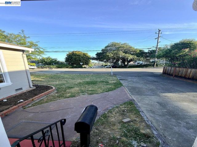 4256 Seven Hills Road, Castro Valley, CA 94546