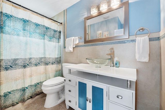 600 NW 22nd Court, Wilton Manors, FL 33311