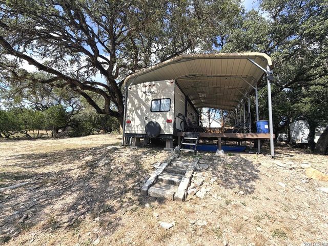 1071 CYPRESS DR, Canyon Lake, TX 78133