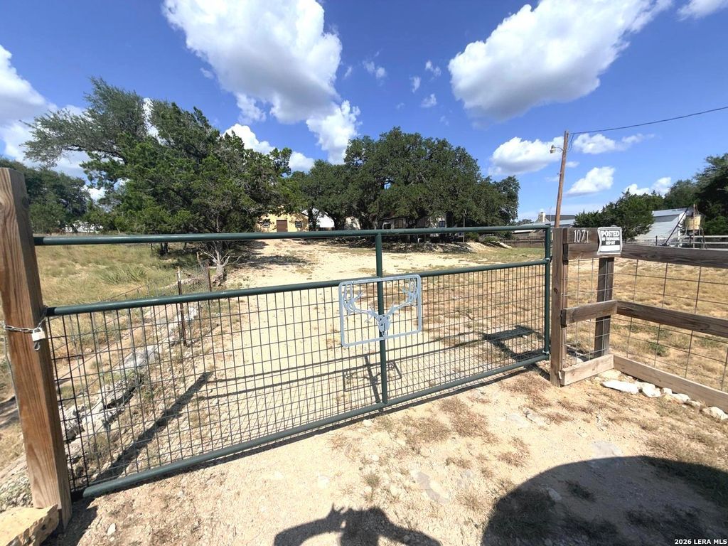 1071 CYPRESS DR, Canyon Lake, TX 78133