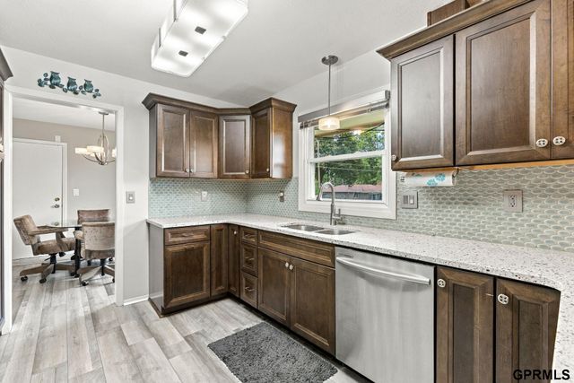 10320 Hilltop Road, Omaha, NE 68134