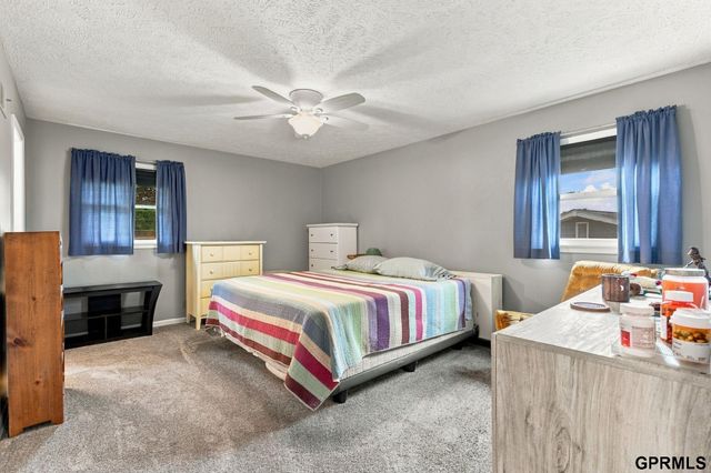 10320 Hilltop Road, Omaha, NE 68134