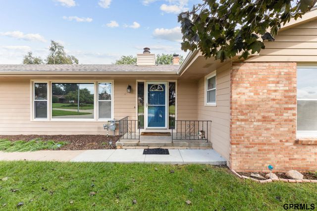 10320 Hilltop Road, Omaha, NE 68134