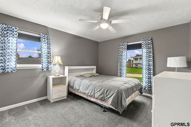 10320 Hilltop Road, Omaha, NE 68134