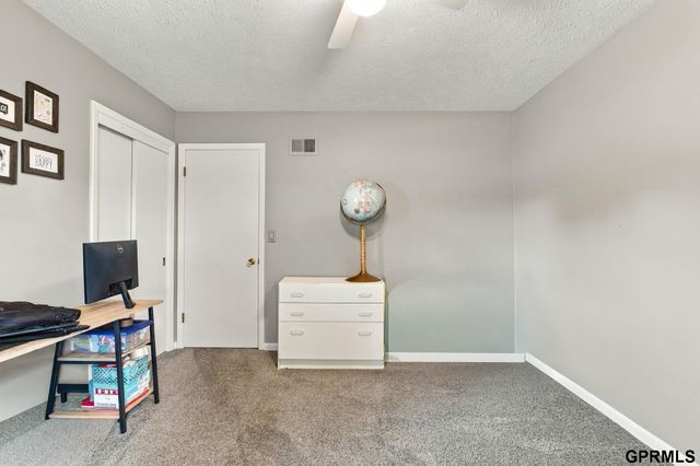 10320 Hilltop Road, Omaha, NE 68134