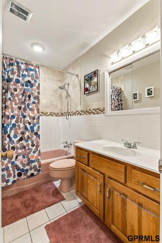 10320 Hilltop Road, Omaha, NE 68134