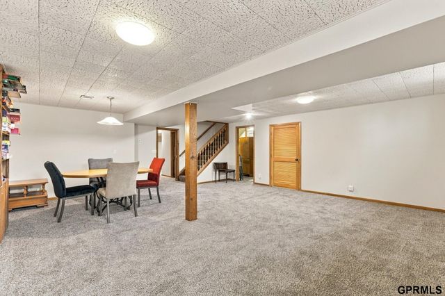 10320 Hilltop Road, Omaha, NE 68134