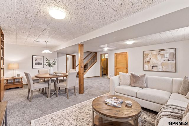 10320 Hilltop Road, Omaha, NE 68134