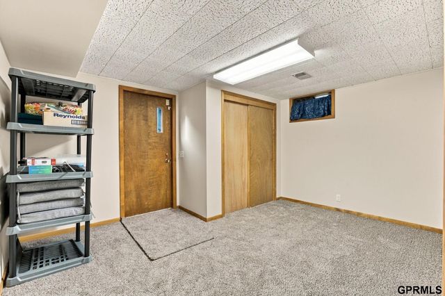 10320 Hilltop Road, Omaha, NE 68134