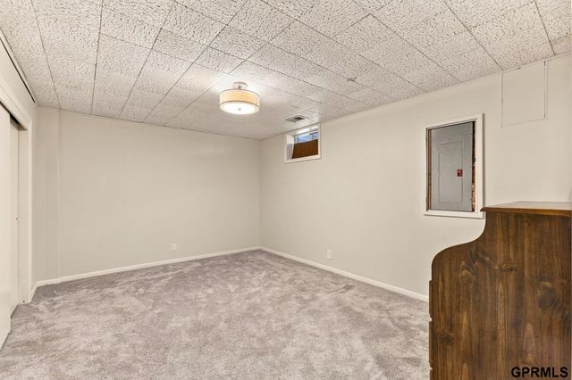 10320 Hilltop Road, Omaha, NE 68134