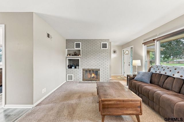 10320 Hilltop Road, Omaha, NE 68134
