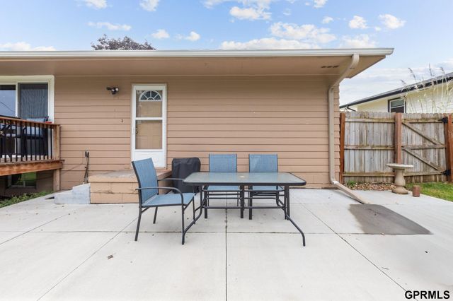 10320 Hilltop Road, Omaha, NE 68134