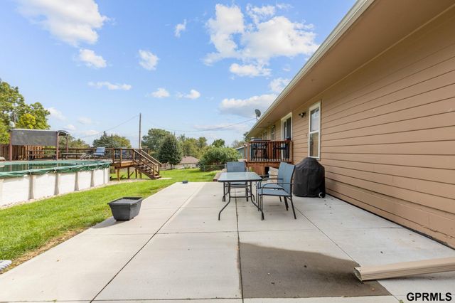 10320 Hilltop Road, Omaha, NE 68134