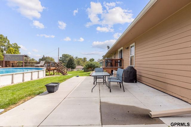 10320 Hilltop Road, Omaha, NE 68134