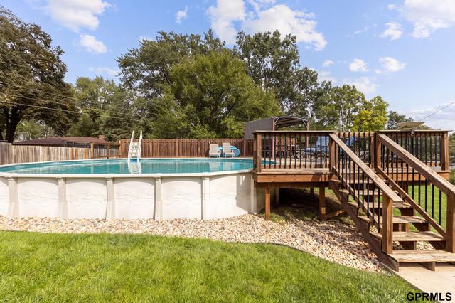 10320 Hilltop Road, Omaha, NE 68134