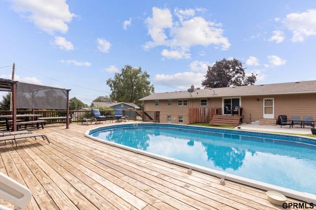 10320 Hilltop Road, Omaha, NE 68134
